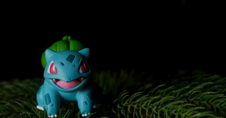 Pokémon – L&rsquo;extension Mascarade Crépusculaire : la meilleure extension de tous les temps ? Découvrez pourquoi sur GEEKNPLAY !
