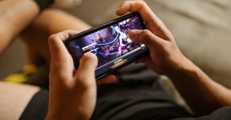 Les jeux sur mobiles iOS et Android rapportent plus que ceux de la DS et la PSP